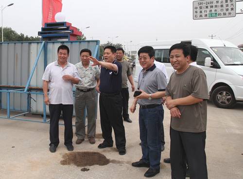 卢建新主任到公司胜利大街排水工程视察指导